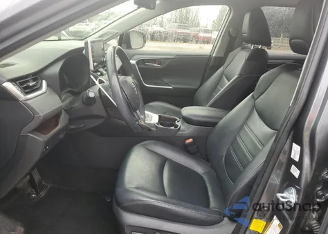 2019 Toyota Rav4 Limited z USA, uszkodzony, nr VIN JTMDWRFV6KD028520